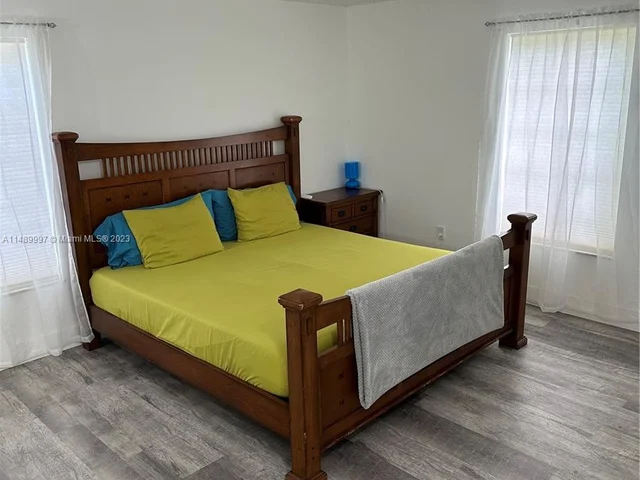 555 NE 123rd St # A, North Miami FL 33161