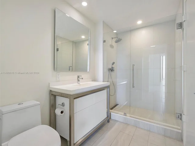 2000 METROPICA WAY # 506, Sunrise FL 33323