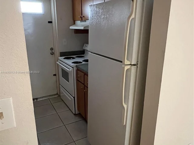 10900 SW 104th St # 103, Miami FL 33176