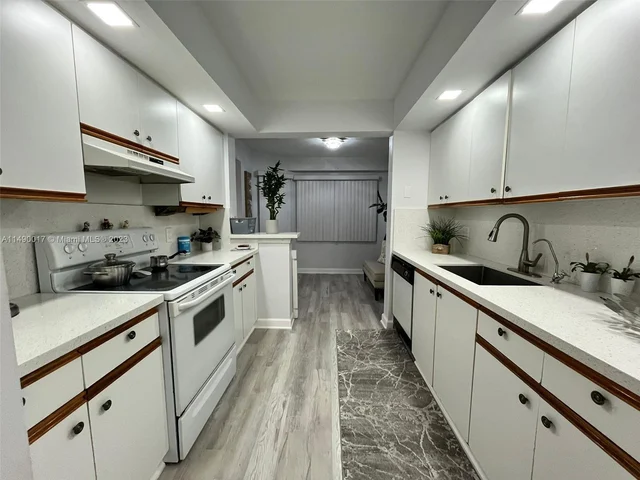 1200 SW 125th Ave # 405L, Pembroke Pines FL 33027