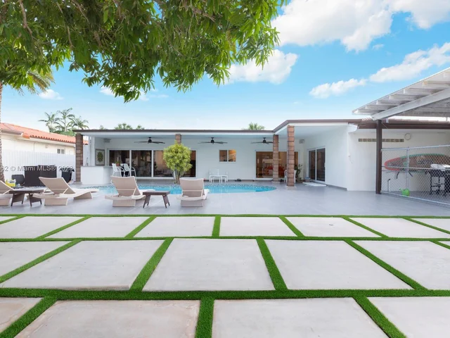 2225 Arch Creek Dr, North Miami FL 33181