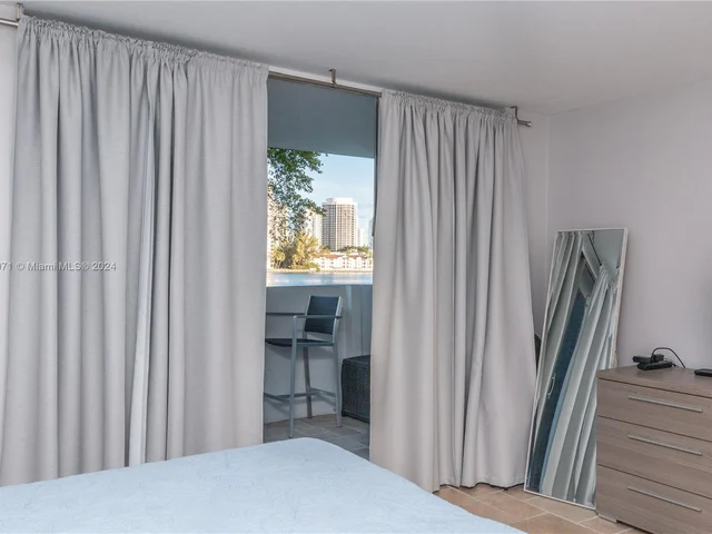 2780 NE 183rd St # 117, Aventura FL 33160