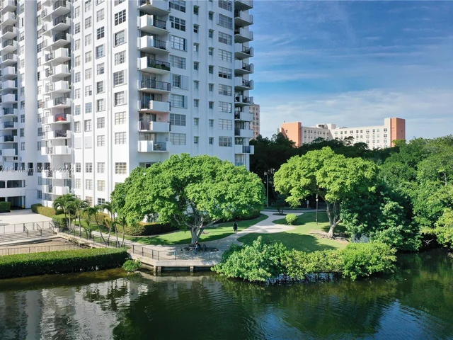 2780 NE 183rd St # 117, Aventura FL 33160