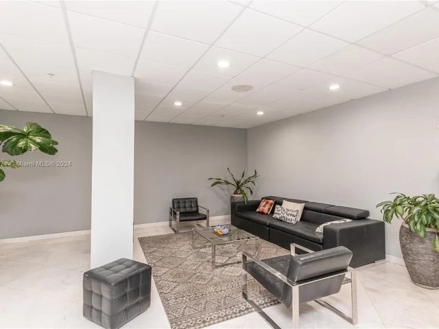 2780 NE 183rd St # 117, Aventura FL 33160