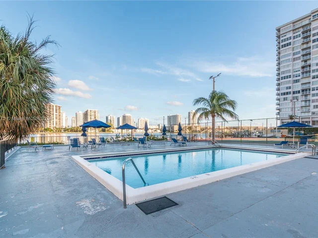 2780 NE 183rd St # 117, Aventura FL 33160