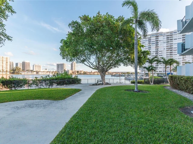 2780 NE 183rd St # 117, Aventura FL 33160