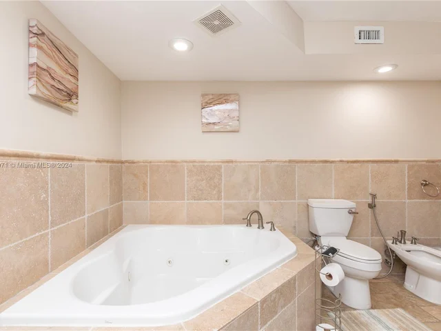 2780 NE 183rd St # 117, Aventura FL 33160