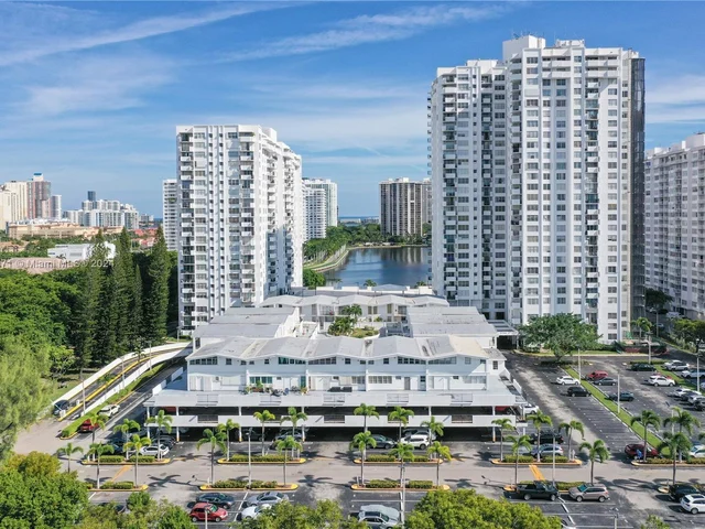 2780 NE 183rd St # 117, Aventura FL 33160