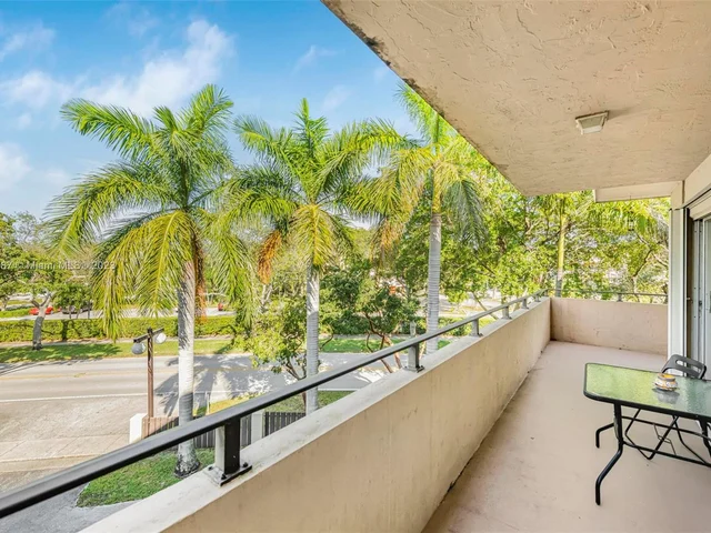 7900 Camino Cir # 310, Miami FL 33143