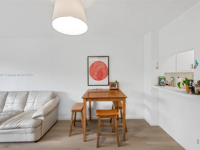 7900 Camino Cir # 310, Miami FL 33143