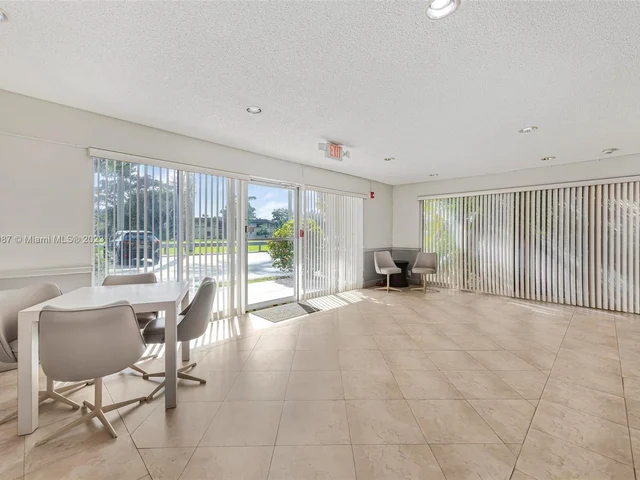 7900 Camino Cir # 310, Miami FL 33143