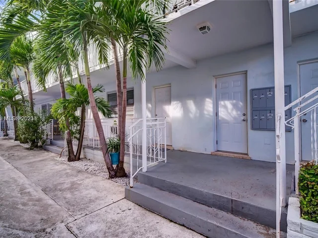 790 81st St # 6, Miami Beach FL 33141