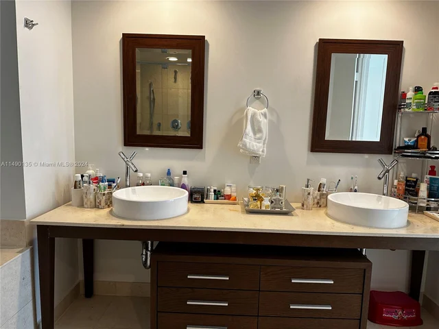 475 Brickell Ave # 4609, Miami FL 33131