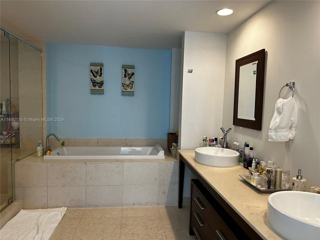 475 Brickell Ave # 4609, Miami FL 33131