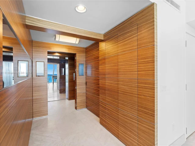 3801 Collins Ave # 706, Miami Beach FL 33140