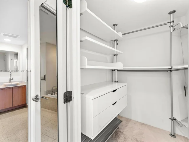 3801 Collins Ave # 706, Miami Beach FL 33140