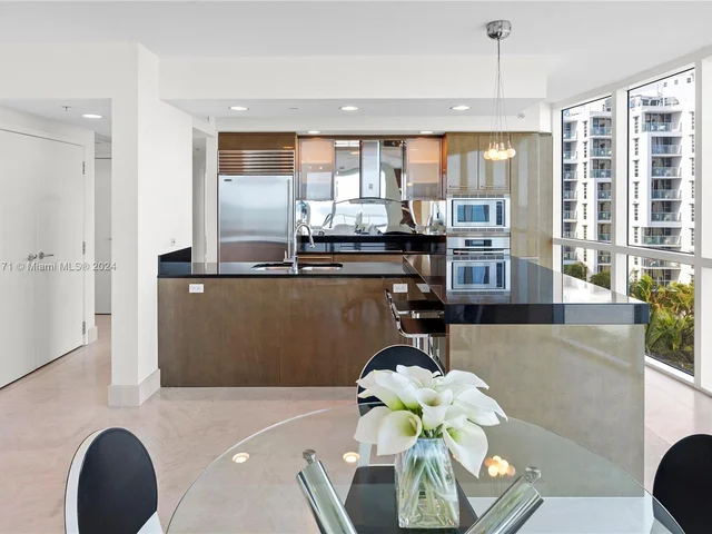 3801 Collins Ave # 706, Miami Beach FL 33140