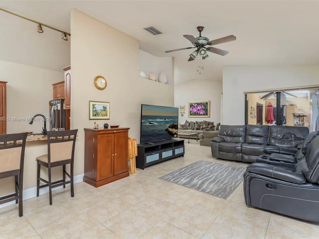 10485 SW 130th Ct, Miami FL 33186