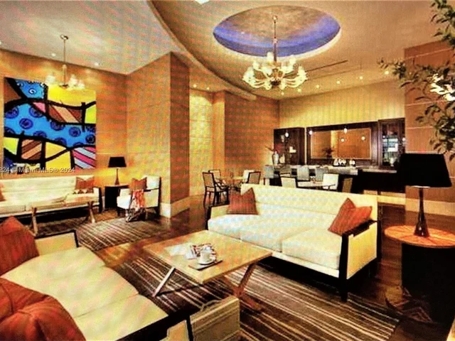 253 NE 2nd St # 608, Miami FL 33132