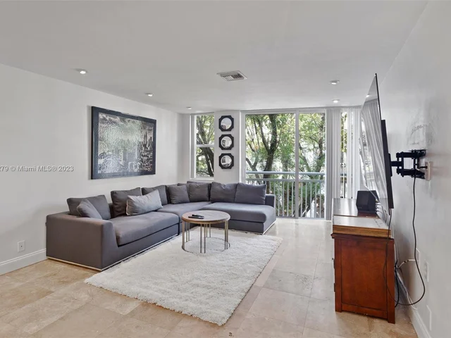 325 Meridian Ave # 5, Miami Beach FL 33139