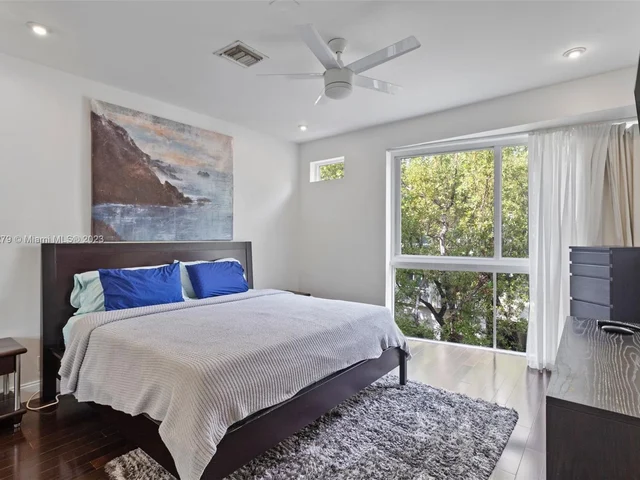 325 Meridian Ave # 5, Miami Beach FL 33139