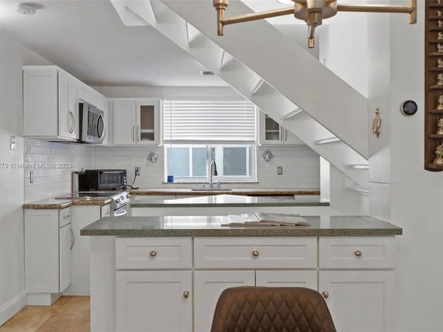 325 Meridian Ave # 5, Miami Beach FL 33139