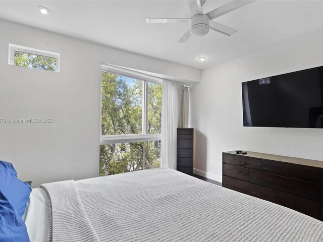 325 Meridian Ave # 5, Miami Beach FL 33139