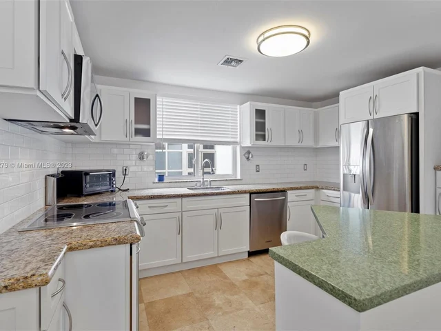 325 Meridian Ave # 5, Miami Beach FL 33139