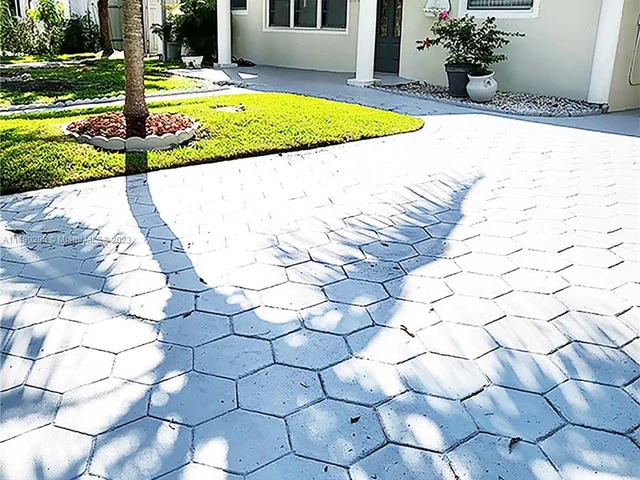 7070 Tyler St, Hollywood FL 33024