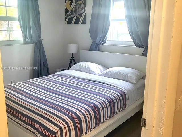 7070 Tyler St, Hollywood FL 33024