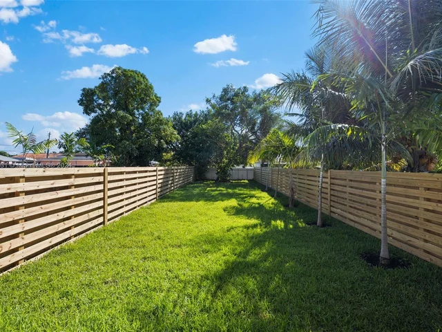 8914 SW 25th St, Miami FL 33165