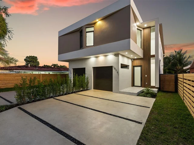 8914 SW 25th St, Miami FL 33165