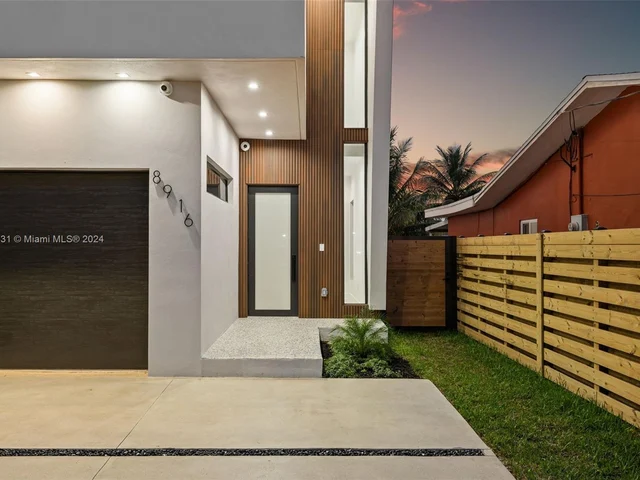 8914 SW 25th St, Miami FL 33165