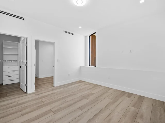 8914 SW 25th St, Miami FL 33165