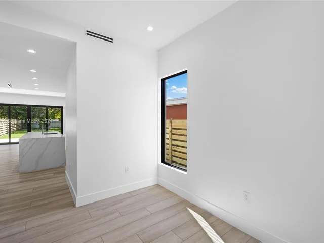 8914 SW 25th St, Miami FL 33165