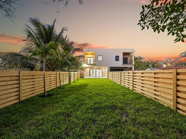 8914 SW 25th St, Miami FL 33165