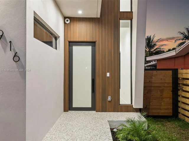 8914 SW 25th St, Miami FL 33165