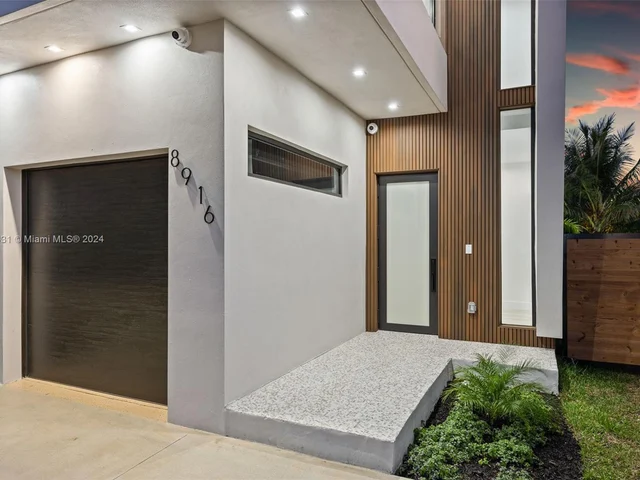 8914 SW 25th St, Miami FL 33165