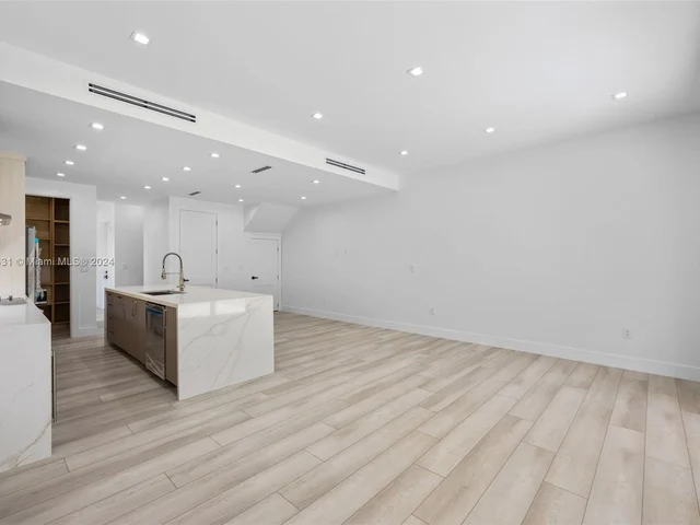 8914 SW 25th St, Miami FL 33165