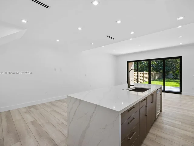 8914 SW 25th St, Miami FL 33165