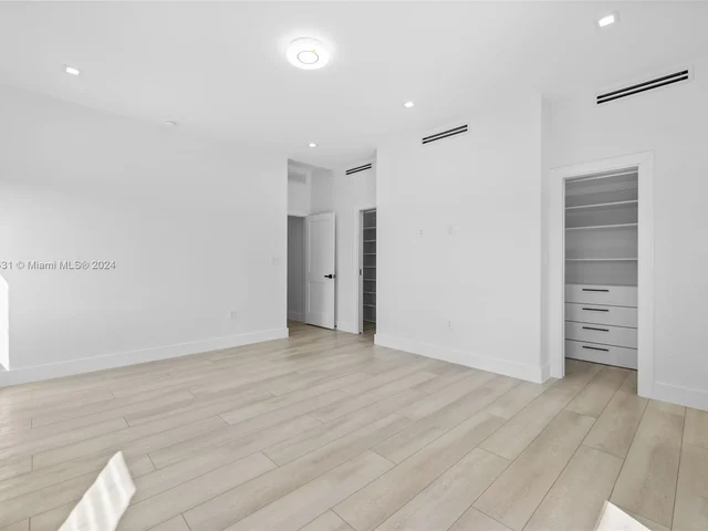 8914 SW 25th St, Miami FL 33165