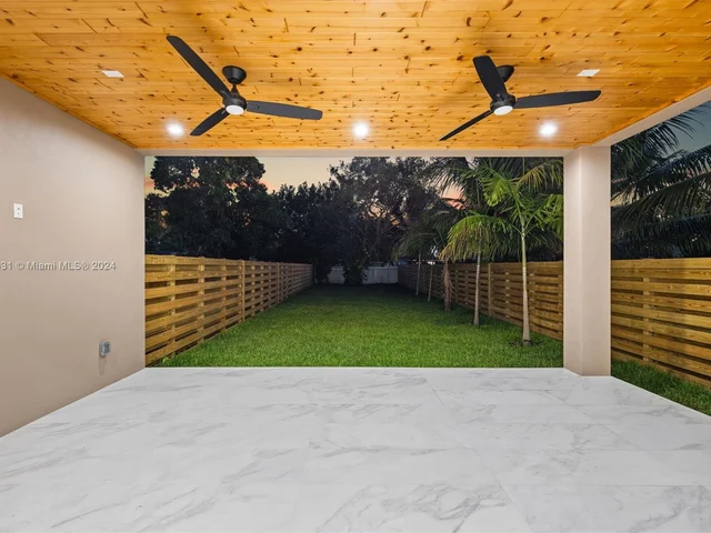 8914 SW 25th St, Miami FL 33165