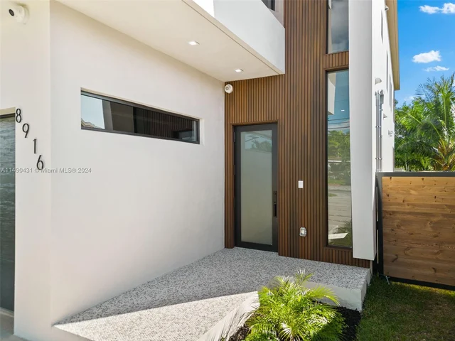 8914 SW 25th St, Miami FL 33165