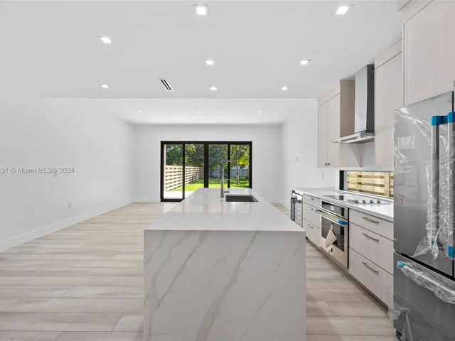 8914 SW 25th St, Miami FL 33165