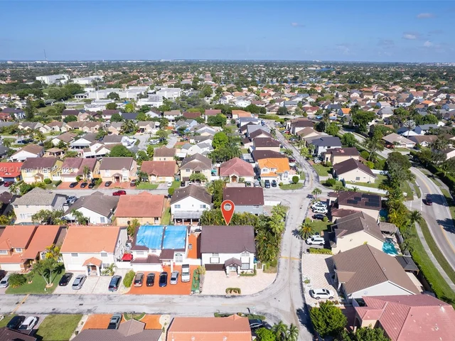 7949 NW 188th Ter, Hialeah FL 33015