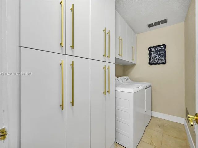 7949 NW 188th Ter, Hialeah FL 33015