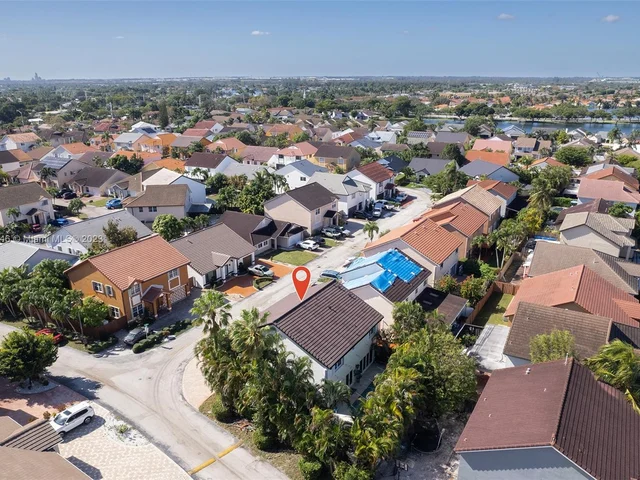 7949 NW 188th Ter, Hialeah FL 33015