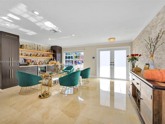 7949 NW 188th Ter, Hialeah FL 33015