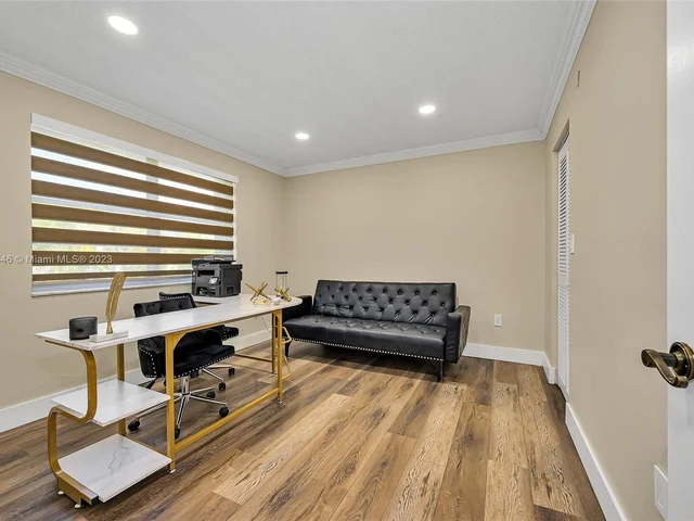 7949 NW 188th Ter, Hialeah FL 33015