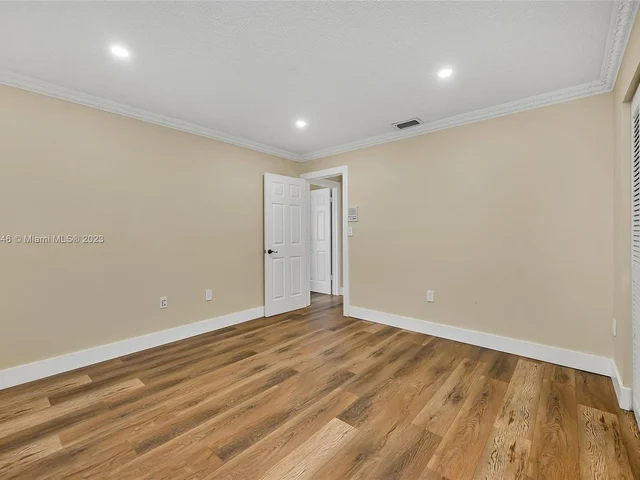 7949 NW 188th Ter, Hialeah FL 33015